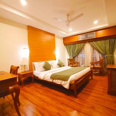 Hill Palace Hotel & Spa Коччи Экстерьер фото