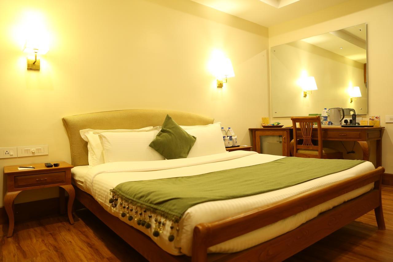 Hill Palace Hotel & Spa Коччи Экстерьер фото
